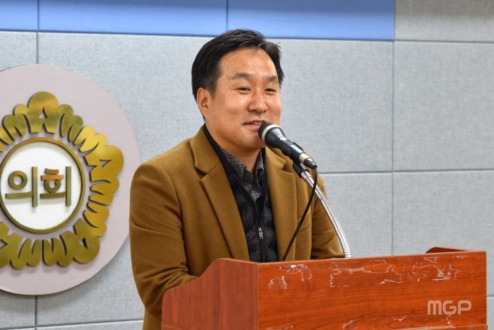 박시동 의원이 축사를 하고 있다.