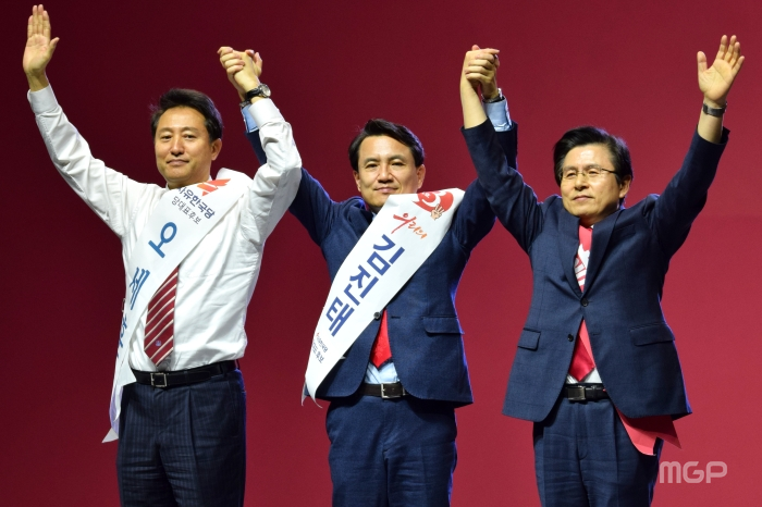 자유한국당 당대표 후보자 좌측부터 오세훈, 김진태, 황교안