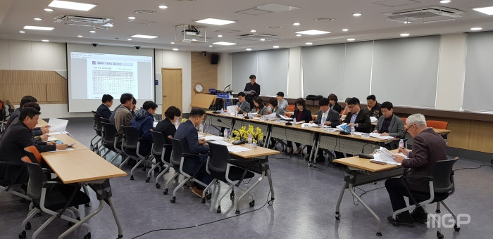 고양시가 정부 생활SOC사업에 대응하기 위해 지난 20일 TF팀 첫 대책회의를 진행하고 있다.