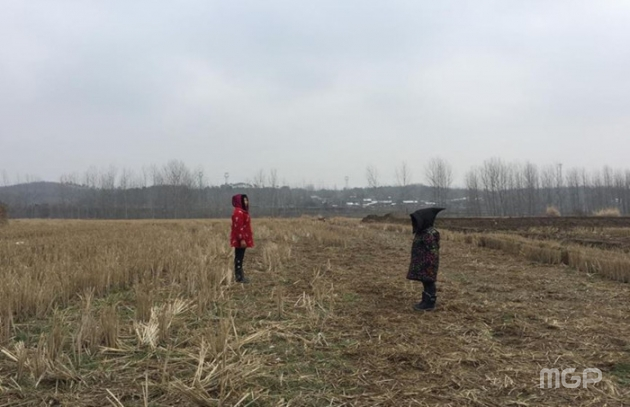‘자화상: 47km 너머의 스핑크스’의 한 장면. 4월 26일(금)에 상영하는이 작품은 중국 작은 마을의 풍경을 담은 다큐멘터리로 DMZ국제다큐영화제 대상인 국제경쟁 흰기러기상을 수상한 작품이다.