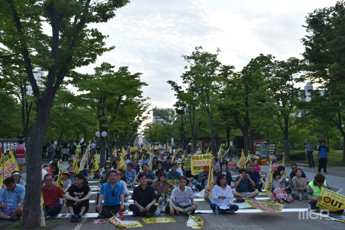 지난 5월 12일 파주시 와석순환로 사거리에서 처음 진행된 3기 신도시 철회 집회 이후 10일 열번째 집회까지 오게 됐다.