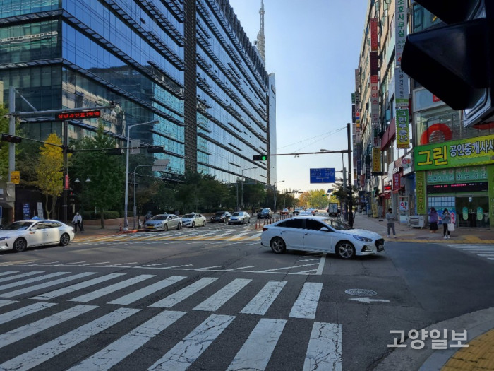 MBC방송국 드림센터 앞 도로는 4차선 넓ㅇ느 도로