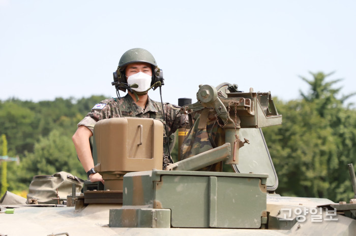 미담 주인공인 9사단 전차소대장 김근형 중위 모습